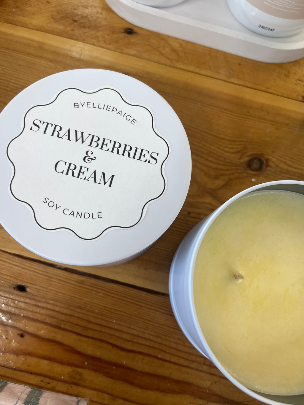 White tin soy candle