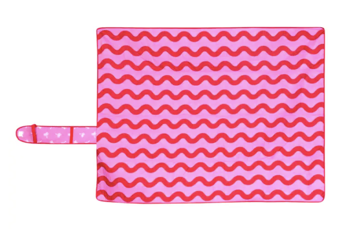Summer waves picnic rug