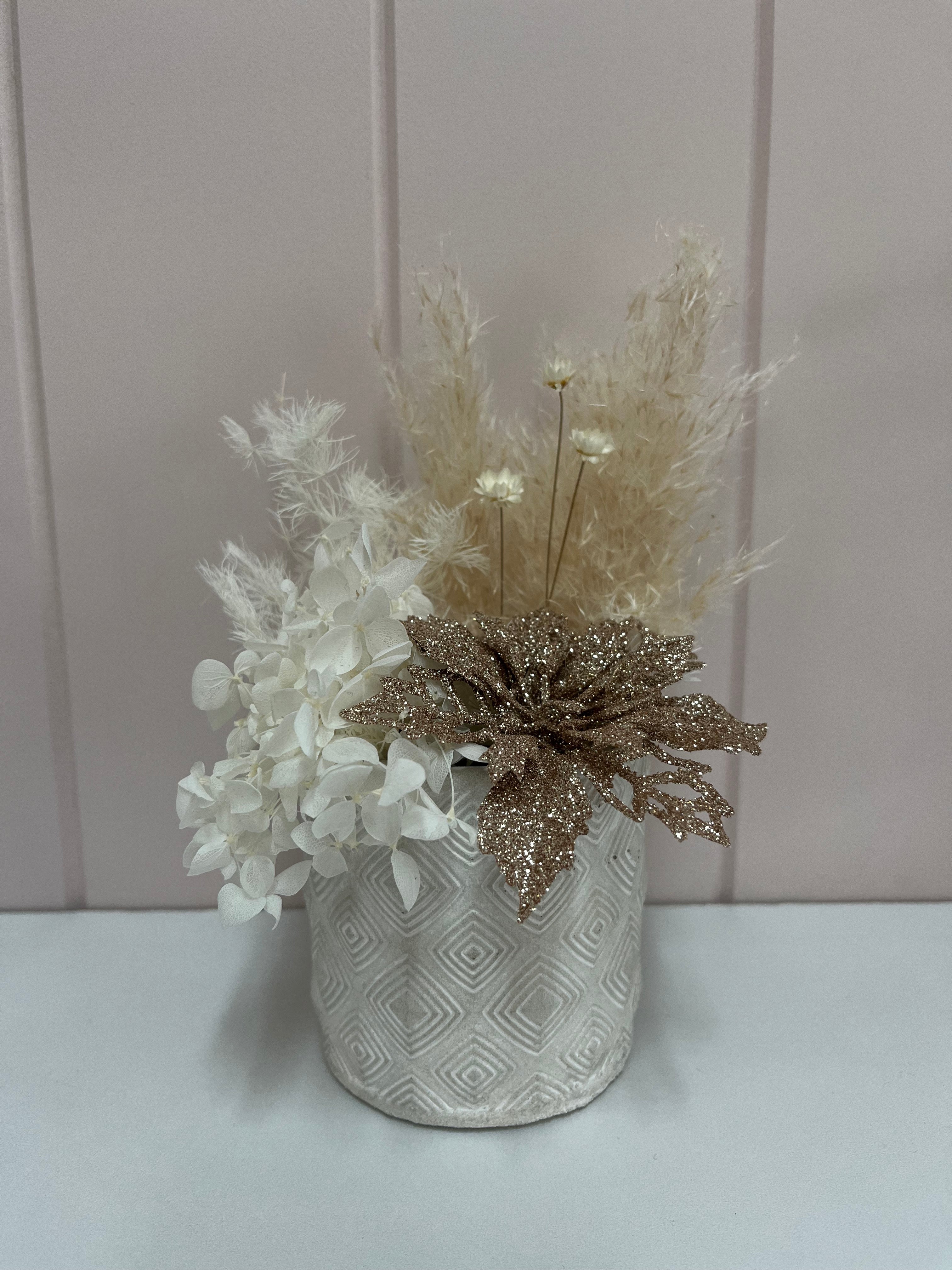 Neutral gold floral image 0